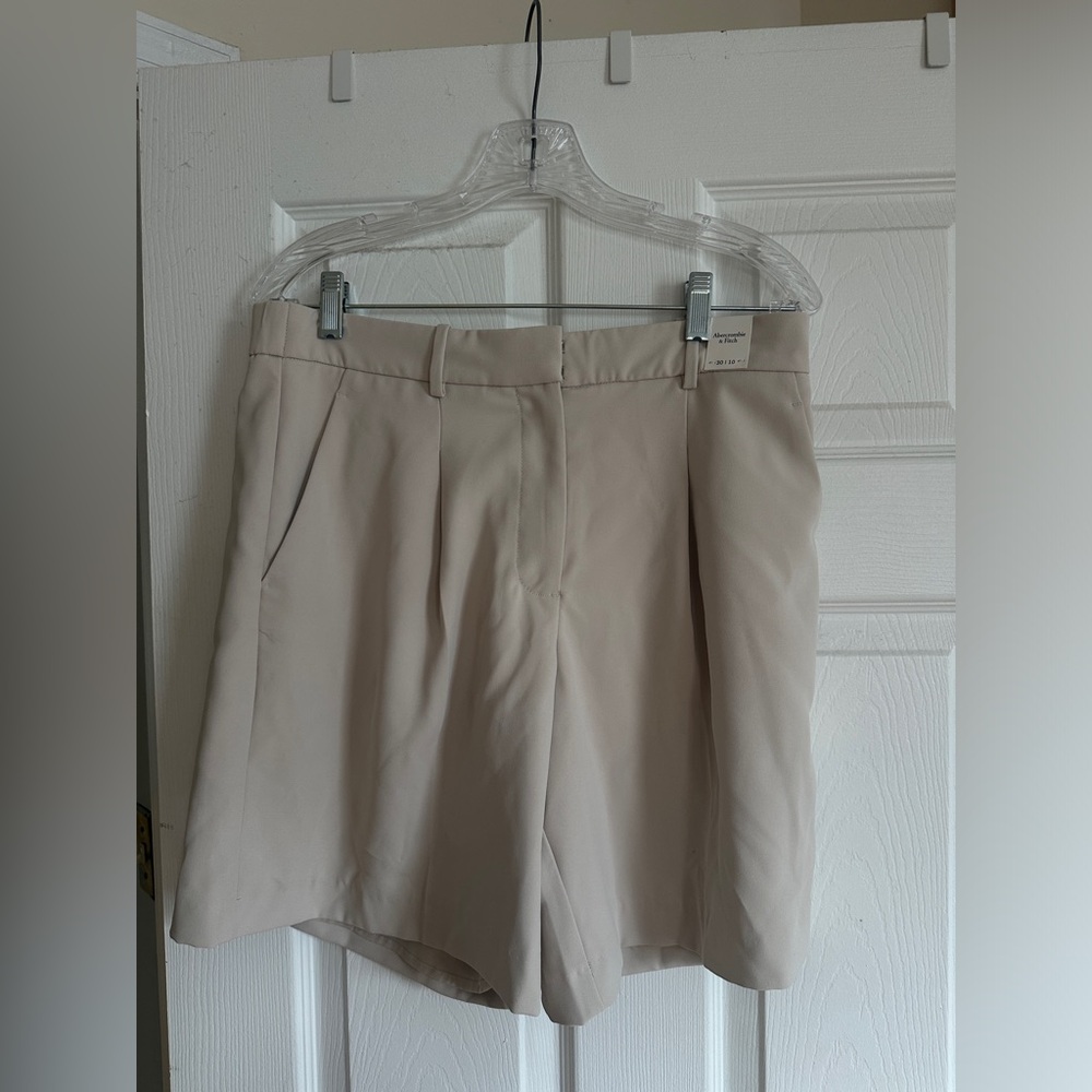 Abercrombie and Fitch tailored shorts- khaki